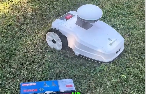 Texas sun ☀️, endless grass 🌾, and a dad who deserves a break!